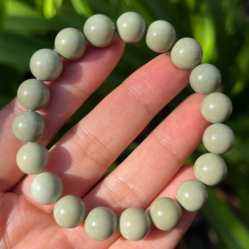 10mm stretchable‎ green Alashan agate bracelet